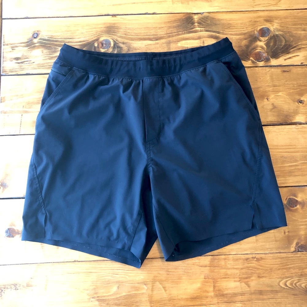 Ten Thousand Set Shorts: Size Large, 6.5” inseam, Liner. Perfect condition!
